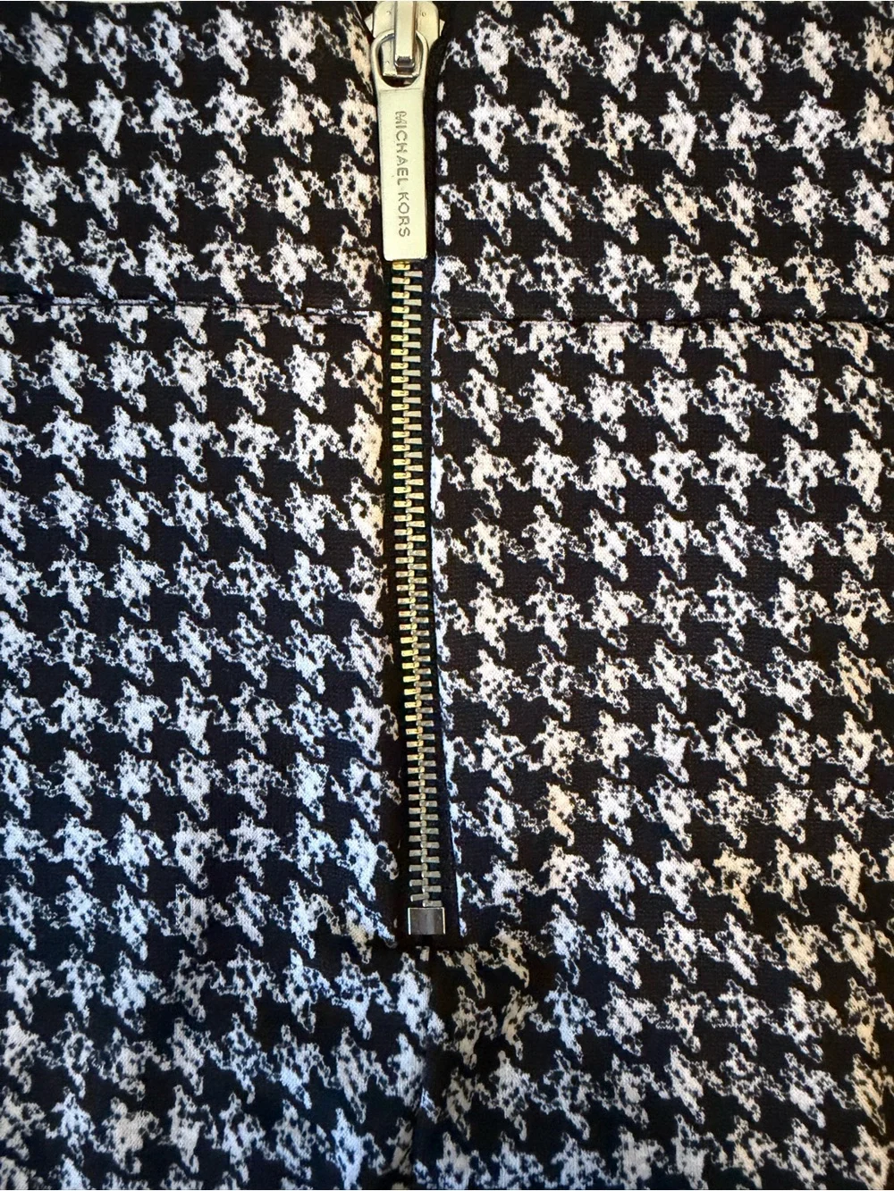 Michael Kors Black and White Houndstooth Pencil Skirt Size 4